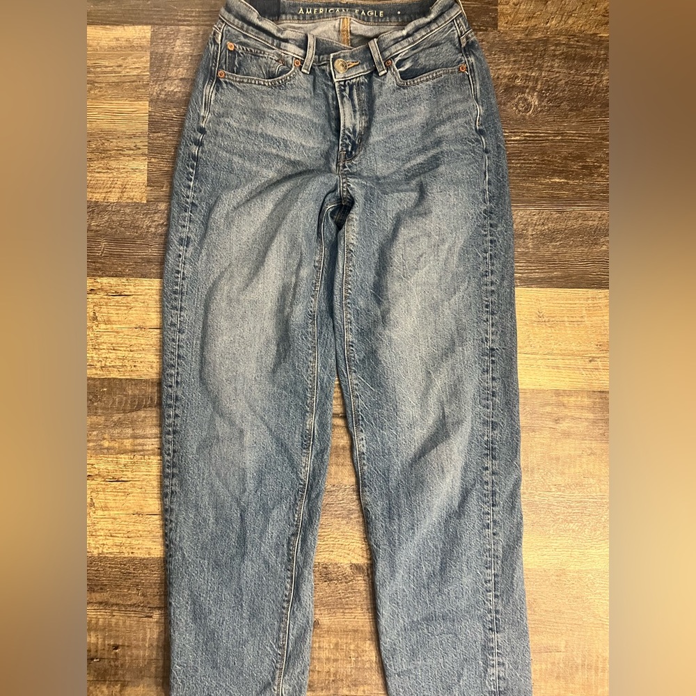 American Eagle Baggy Mom Jeans